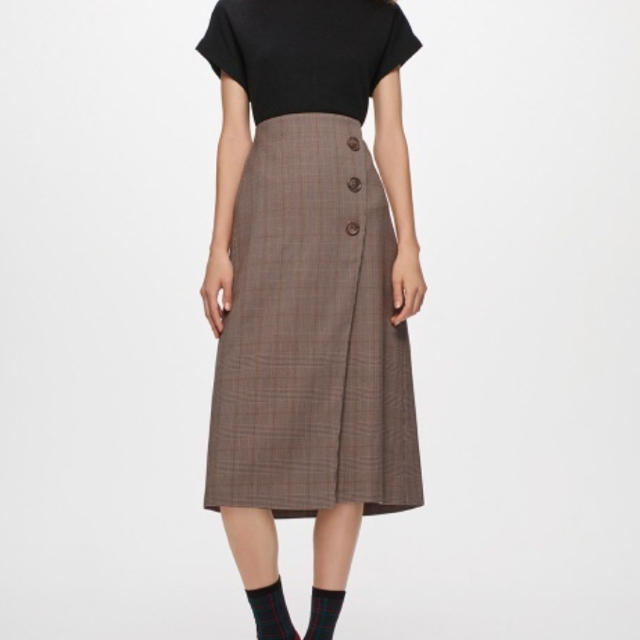 GU(ジーユー)の【新品】GU ラップミディスカート（チェック）WT レディースのスカート(ひざ丈スカート)の商品写真