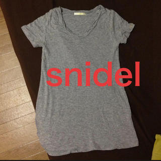 スナイデル(SNIDEL)のsnidelスナイデルグレーTシャツ(Tシャツ(半袖/袖なし))