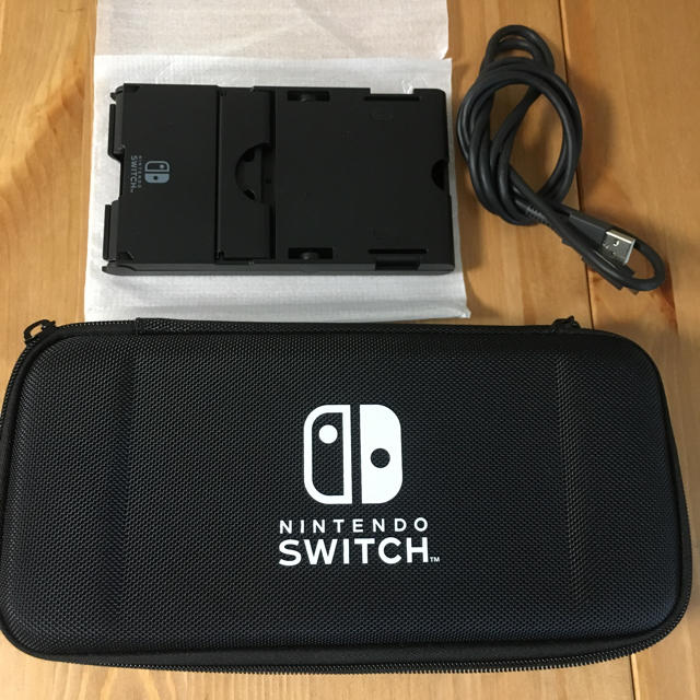 Nintendo Switch(ニンテンドースイッチ)のニンテンドースイッチのまるごと収納バッグ&ケース他 エンタメ/ホビーのゲームソフト/ゲーム機本体(その他)の商品写真