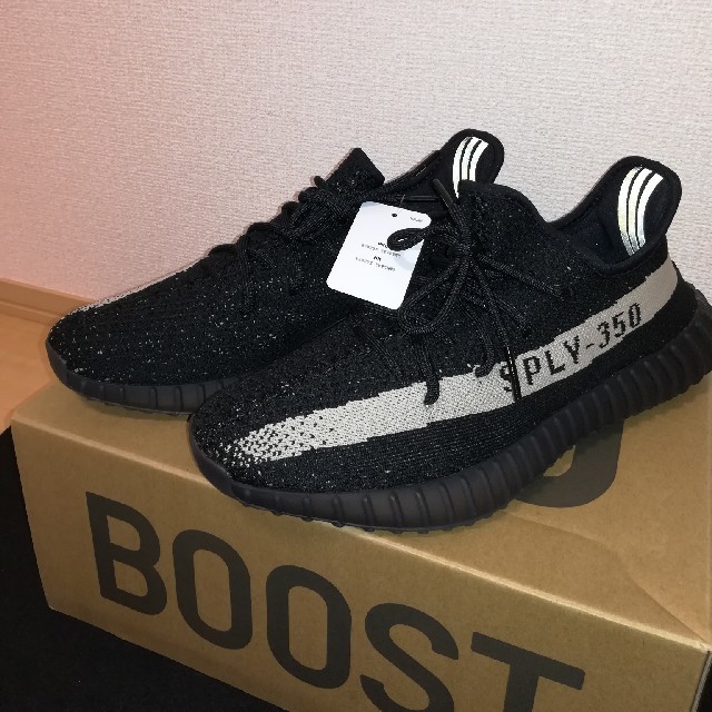 adidas(アディダス)の【新品、未使用】YEEZY BOOST 350  V2 BY1604 28cm メンズの靴/シューズ(スニーカー)の商品写真