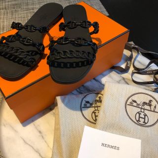 エルメス(Hermes)の大人気！完売 エルメス ラバー ビーチ サンダル 黒 36 シェーヌダンクル(ビーチサンダル)