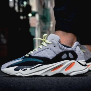 アディダス(adidas)のイージーブースト 700 ウェーブランナー(スニーカー)