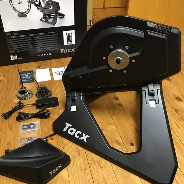 Tacx タックス Neo Smart 使用回数少ない スプケット付 スポーツ/アウトドアの自転車(その他)の商品写真