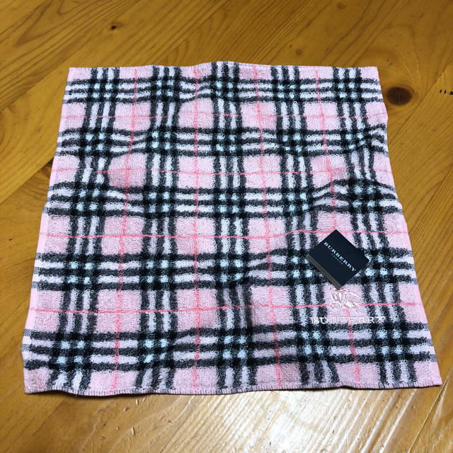 BURBERRY(バーバリー)の【未使用品】BURBERRY☆ タオルハンカチ レディースのファッション小物(ハンカチ)の商品写真