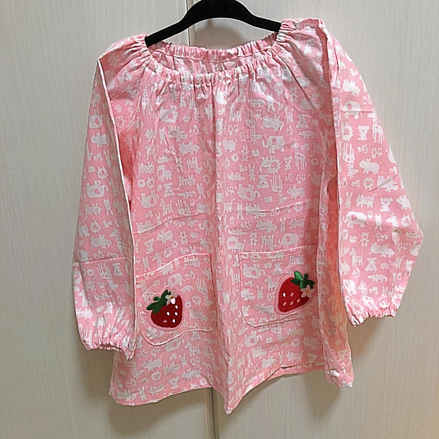 まぁ様専用110センチ スモック 女の子 ハンドメイド キッズ/ベビー/マタニティのキッズ服女の子用(90cm~)(その他)の商品写真