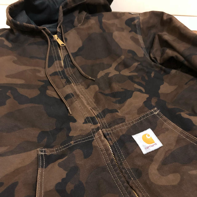 carhartt(カーハート)の良品 carhartt カーハート 迷彩 ダック地 パーカー XL メンズのジャケット/アウター(ブルゾン)の商品写真