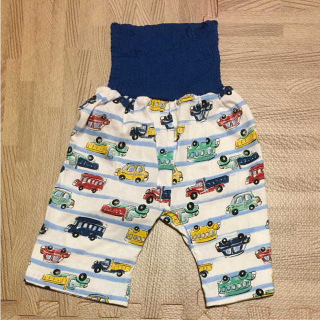 自動車 パジャマ キッズ/ベビー/マタニティのキッズ服男の子用(90cm~)(パジャマ)の商品写真