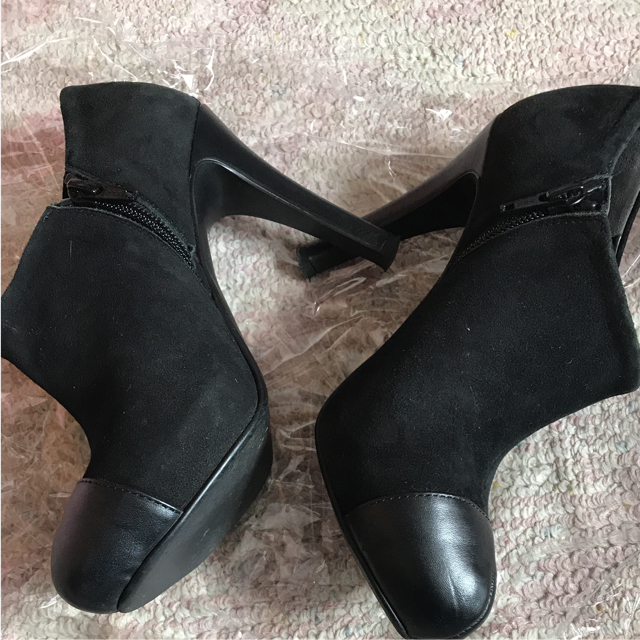 DIANA(ダイアナ)のダイアナ黒のブーティ レディースの靴/シューズ(ブーティ)の商品写真