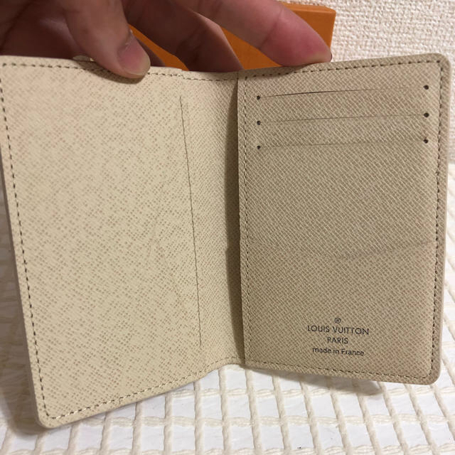 LOUIS VUITTON(ルイヴィトン)の【美品】ルイヴィトン ダミエアズール カードケース N63144 レディースのファッション小物(名刺入れ/定期入れ)の商品写真