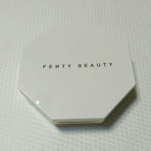 Sephora(セフォラ)のFENTY BEAUTY   KILLAWATT FOIL コスメ/美容のベースメイク/化粧品(アイシャドウ)の商品写真