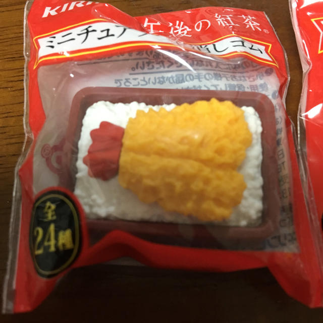 キリン(キリン)のミニチュアフード 消しゴム【天丼】【たこ焼き】レアで可愛い❣️ ハンドメイドのおもちゃ(ミニチュア)の商品写真