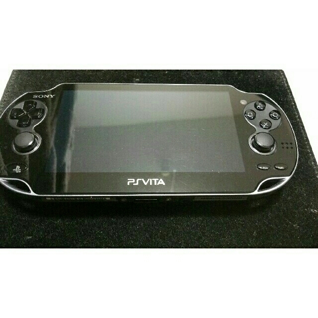 PlayStation Vita - ps vita 1100 メモリー32GB ケース 充電器 おまけ