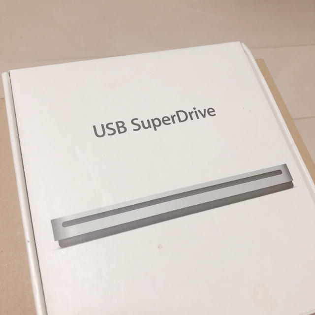 Mac (Apple)(マック)のApple USB SuperDrive スマホ/家電/カメラのPC/タブレット(PC周辺機器)の商品写真