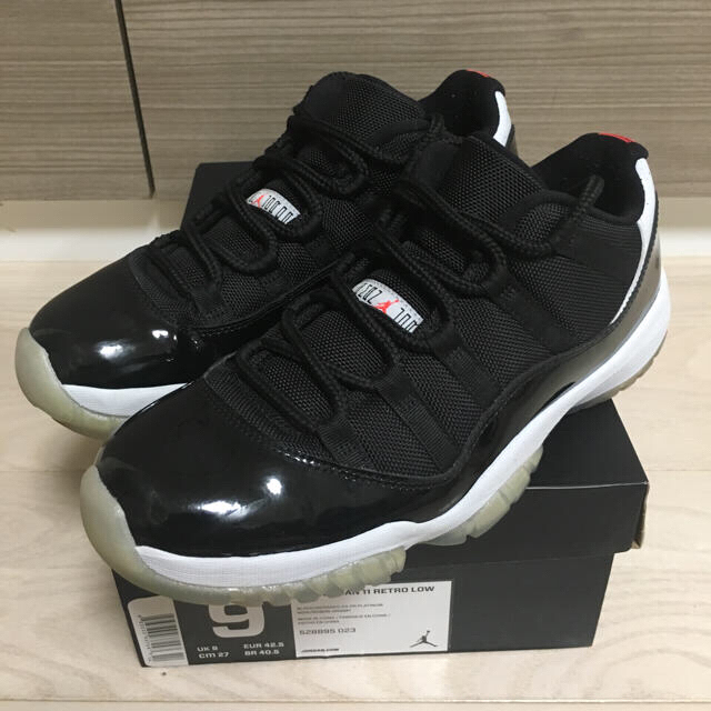 NIKE(ナイキ)のNIKE AIR JORDAN 11 LOW メンズの靴/シューズ(スニーカー)の商品写真