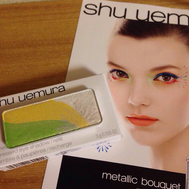 shu uemura(シュウウエムラ)のメタリック ブーケ アイシャドウ★値下 コスメ/美容のベースメイク/化粧品(その他)の商品写真