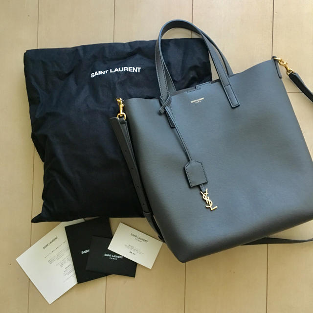 Saint Laurent(サンローラン)の【数日間限定】サンローラン★トイ★トート★新品同様★完売カラー レディースのバッグ(トートバッグ)の商品写真