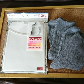 ユニクロ(UNIQLO)の❤️ユニクロ ヒートテック 半袖 白 3L ＋ ソックス2足セット❤️(アンダーシャツ/防寒インナー)