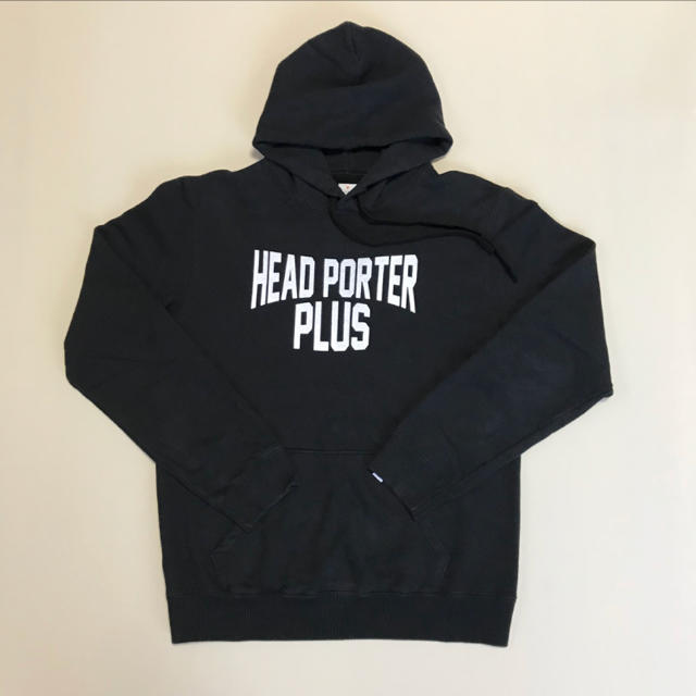 HEAD PORTER +PLUS(ヘッドポータープラス)の☆美品 ヘッドポーター プラス プリント ロゴ スウェット パーカー 黒 日本製 メンズのトップス(パーカー)の商品写真