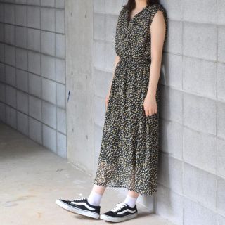 ダブルクローゼット(w closet)のw closet 小花柄ワンピース(ひざ丈ワンピース)