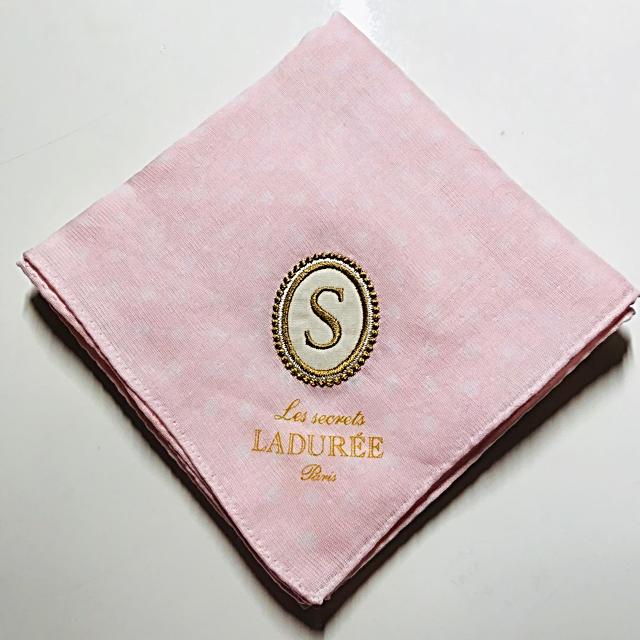 LADUREE(ラデュレ)の新品未使用♡ラデュレ ハンカチ♡ピンクに白のドット柄 レディースのファッション小物(ハンカチ)の商品写真