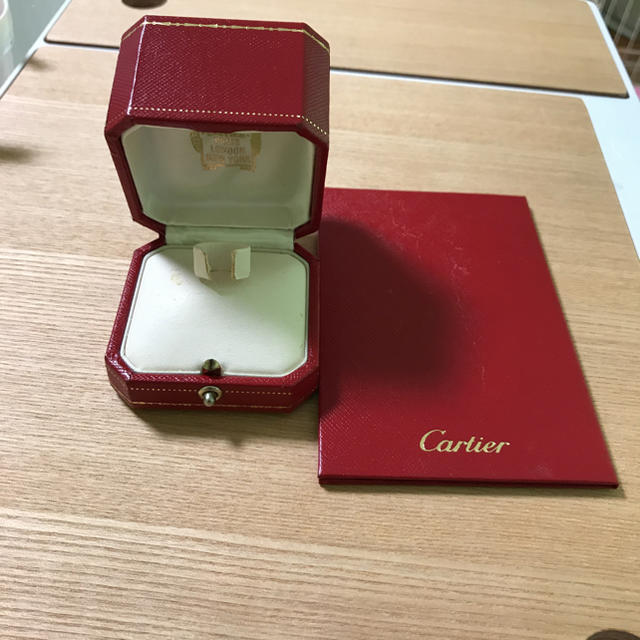 Cartier(カルティエ)のカルティエ 3連リング箱 難あり レディースのアクセサリー(リング(指輪))の商品写真