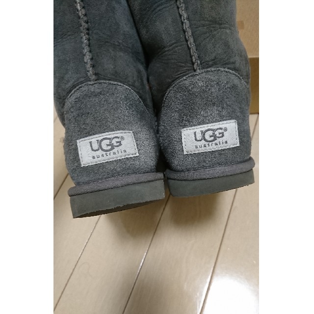 UGG(アグ)のUGG アグ クラシックショート グレー 5 レディースの靴/シューズ(ブーツ)の商品写真