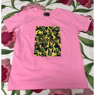 アベイシングエイプ(A BATHING APE)の《専用》エイプ  迷彩柄    ピンクＴシャツ(Tシャツ(半袖/袖なし))