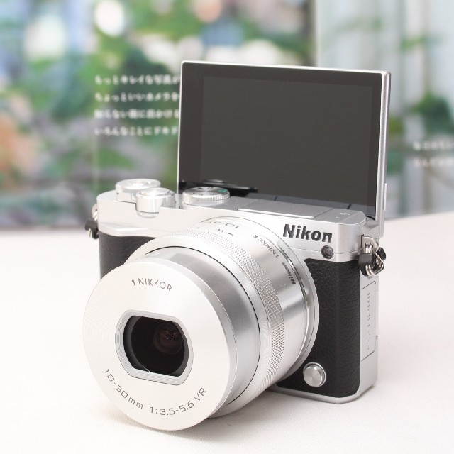 ✨美品✨Wi-Fi搭載＆自撮りミラーレス一眼❤Nikon 1 J5 ブラック