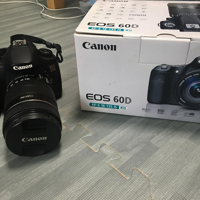 Canon EOS 60-D EF-S 18-135 IS Kit