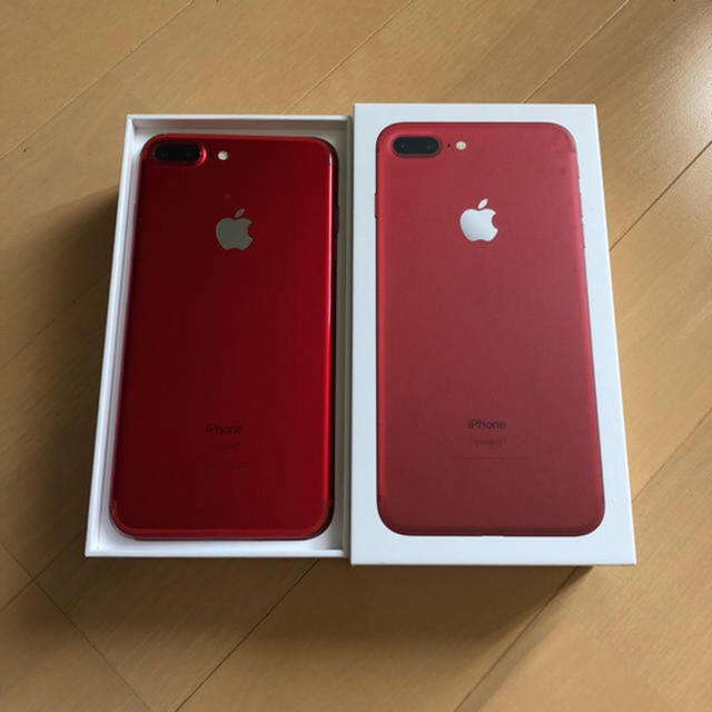 Apple(アップル)のiPhone 7 Plus Red 128 GB docomo スマホ/家電/カメラのスマートフォン/携帯電話(スマートフォン本体)の商品写真