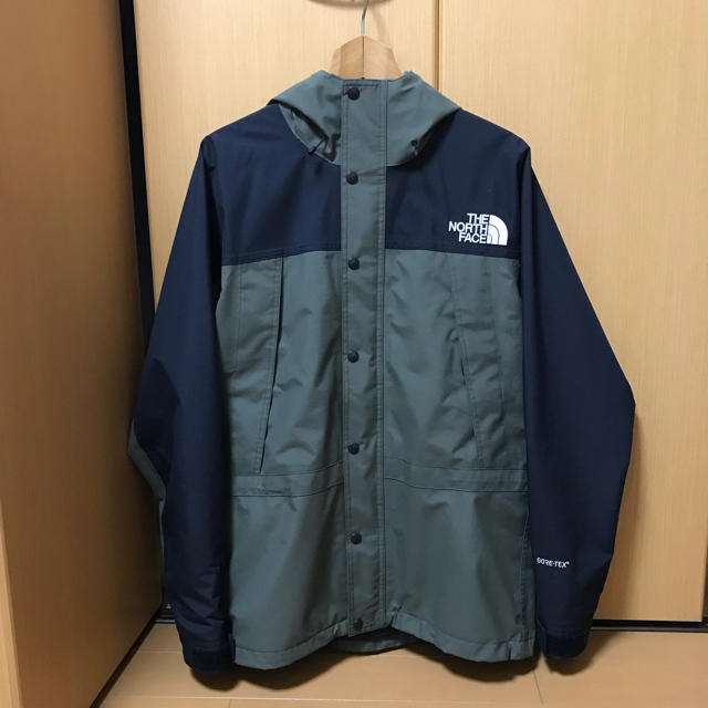 THE NORTH FACE Mountain Light Jacket