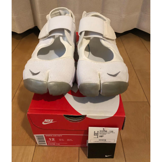 NIKE(ナイキ)の美中古 US12 NIKE WMNS AIR RIFT エアリフト　箱無し メンズの靴/シューズ(スニーカー)の商品写真