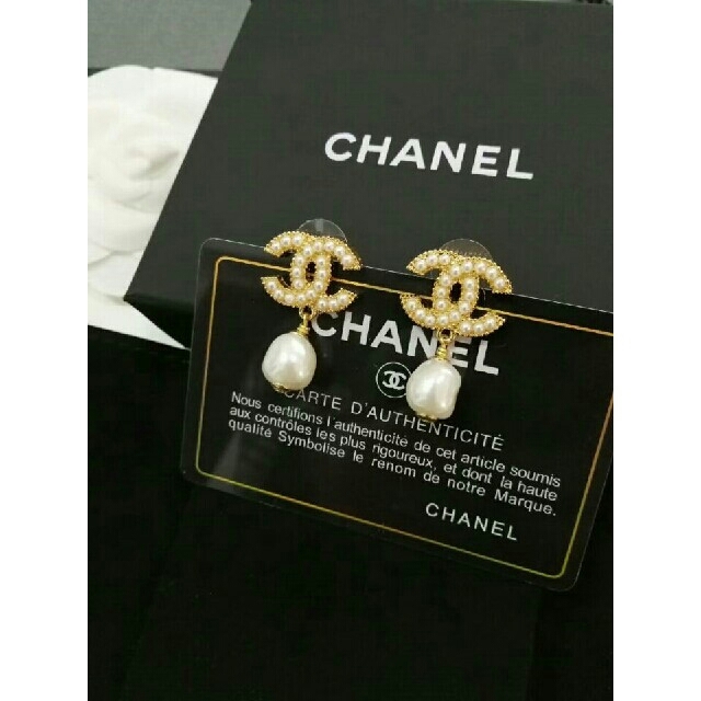 CHANEL パール ピアス 正規品！