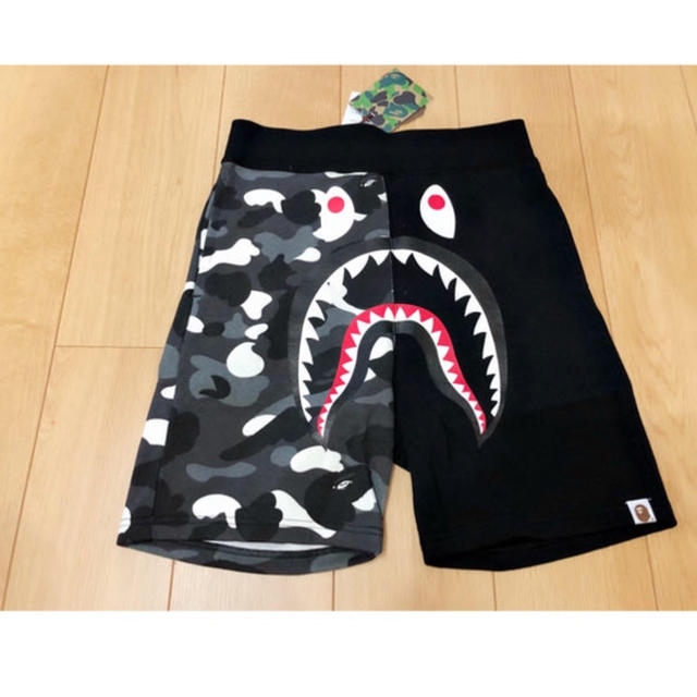 A BATHING APE(アベイシングエイプ)のA BATHING APE ショートパンツ メンズのパンツ(ショートパンツ)の商品写真