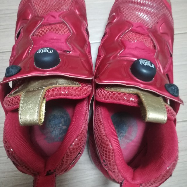 Reebok(リーボック)の専用！ 29リーボック ポンプフュリー 巳年 29センチ 「赤蛇」 メンズの靴/シューズ(スニーカー)の商品写真