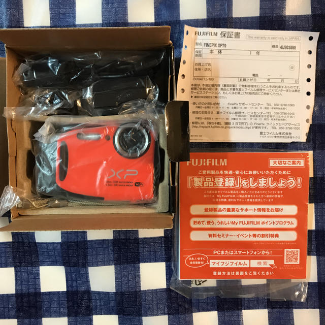 富士フイルム(フジフイルム)の【新品未使用】ファインピクスxp70 オレンジ スマホ/家電/カメラのカメラ(コンパクトデジタルカメラ)の商品写真