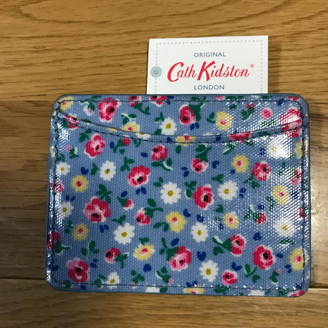 Cath Kidston(キャスキッドソン)の新品 キャスキッドソン パスケース レディースのファッション小物(名刺入れ/定期入れ)の商品写真