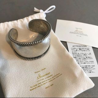 ビューティアンドユースユナイテッドアローズ(BEAUTY&YOUTH UNITED ARROWS)の新品 Soierie ソワリー Twist bangle ツイスト バングル(ブレスレット/バングル)