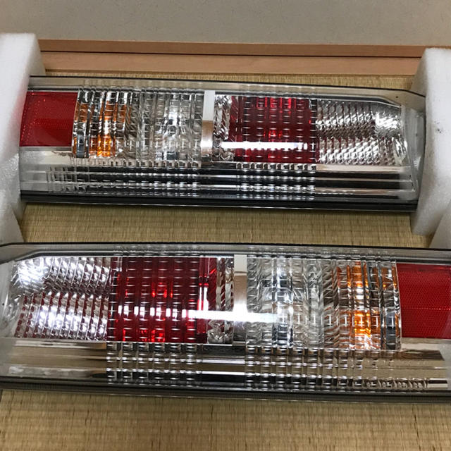 エブリィワゴン DA64W 後期 純正テールレンズ 左右セット - 車種別パーツ