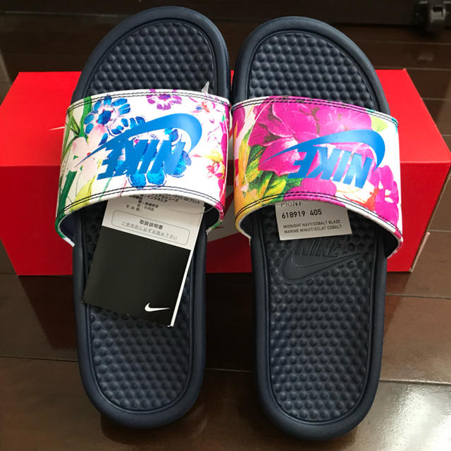 NIKE(ナイキ)のNIKE ベナッシ 24cm JDI 花柄 パープル benassi   レディースの靴/シューズ(サンダル)の商品写真