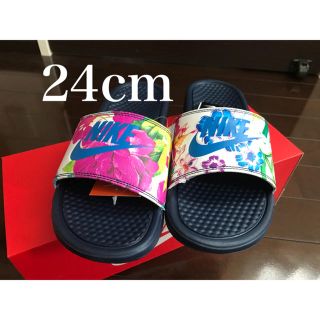 ナイキ(NIKE)のNIKE ベナッシ 24cm JDI 花柄 パープル benassi  (サンダル)