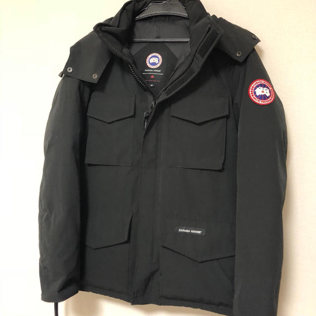 CANADA GOOSE(カナダグース)のカナダグース 黒 Sサイズ メンズのジャケット/アウター(ダウンジャケット)の商品写真