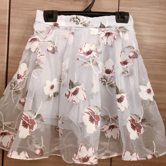 dazzlin(ダズリン)の※本日限定 価格 花柄 オーガンジースカート  レディースのスカート(ミニスカート)の商品写真