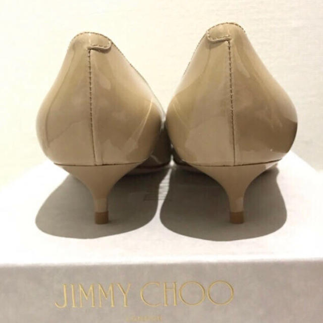 JIMMY CHOO(ジミーチュウ)の新品未使用‼︎定価半額以下‼︎ ジミーチュウ ローヒール パンプス レディースの靴/シューズ(ハイヒール/パンプス)の商品写真