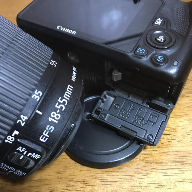 Canon  E OS kiss X7 一眼レフ