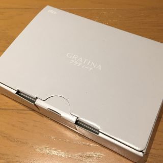 エーユー(au)のau 新品 GRATINA KYF37 ホワイト SIMロック解除済(携帯電話本体)