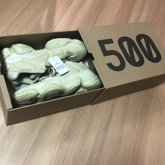 adidas(アディダス)のyeezy 500 super moon yellow イージー  メンズの靴/シューズ(スニーカー)の商品写真