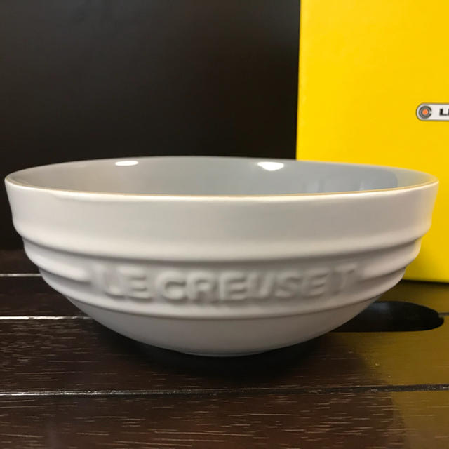 LE CREUSET(ルクルーゼ)のル・クルーゼ  レアカラー  マルチボール  コットン ミストグレー インテリア/住まい/日用品のキッチン/食器(食器)の商品写真