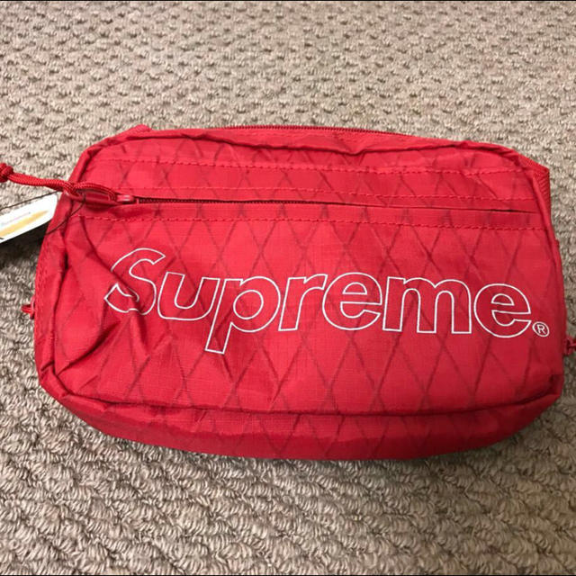Supreme(シュプリーム)のSupreme ショルダーバック 赤 レディースのバッグ(ショルダーバッグ)の商品写真