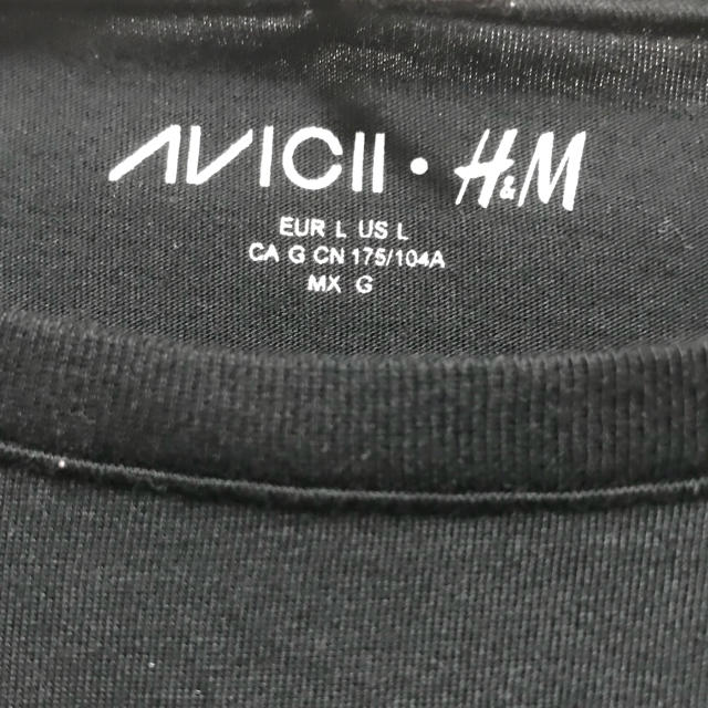 H&M(エイチアンドエム)のAvicii H&M コラボTシャツ 激レア品 レディースのトップス(Tシャツ(半袖/袖なし))の商品写真